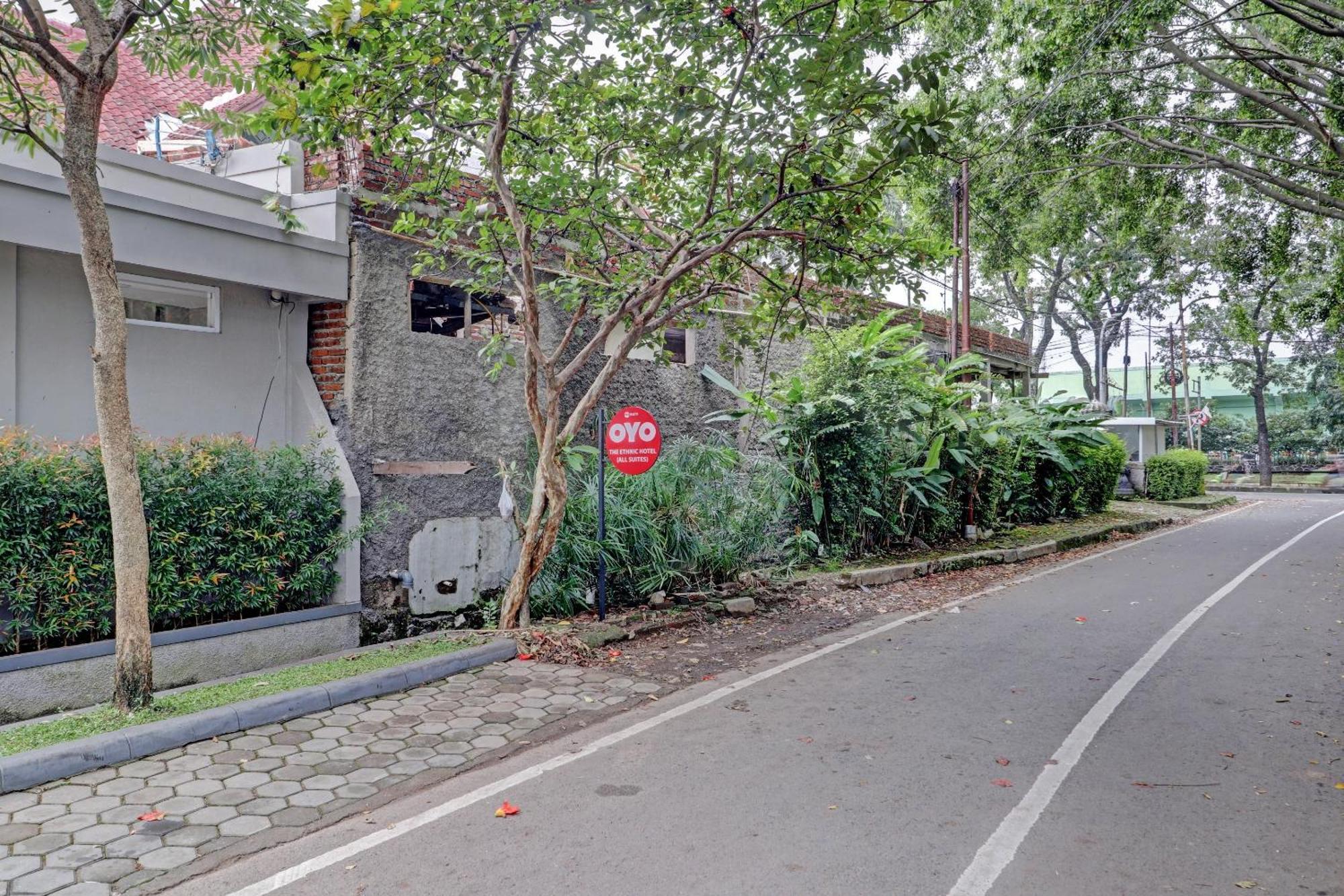 Hotel O Bandung Near Stadion Siliwangi Formerly The Ethnic Hotel บันดุง ภายนอก รูปภาพ
