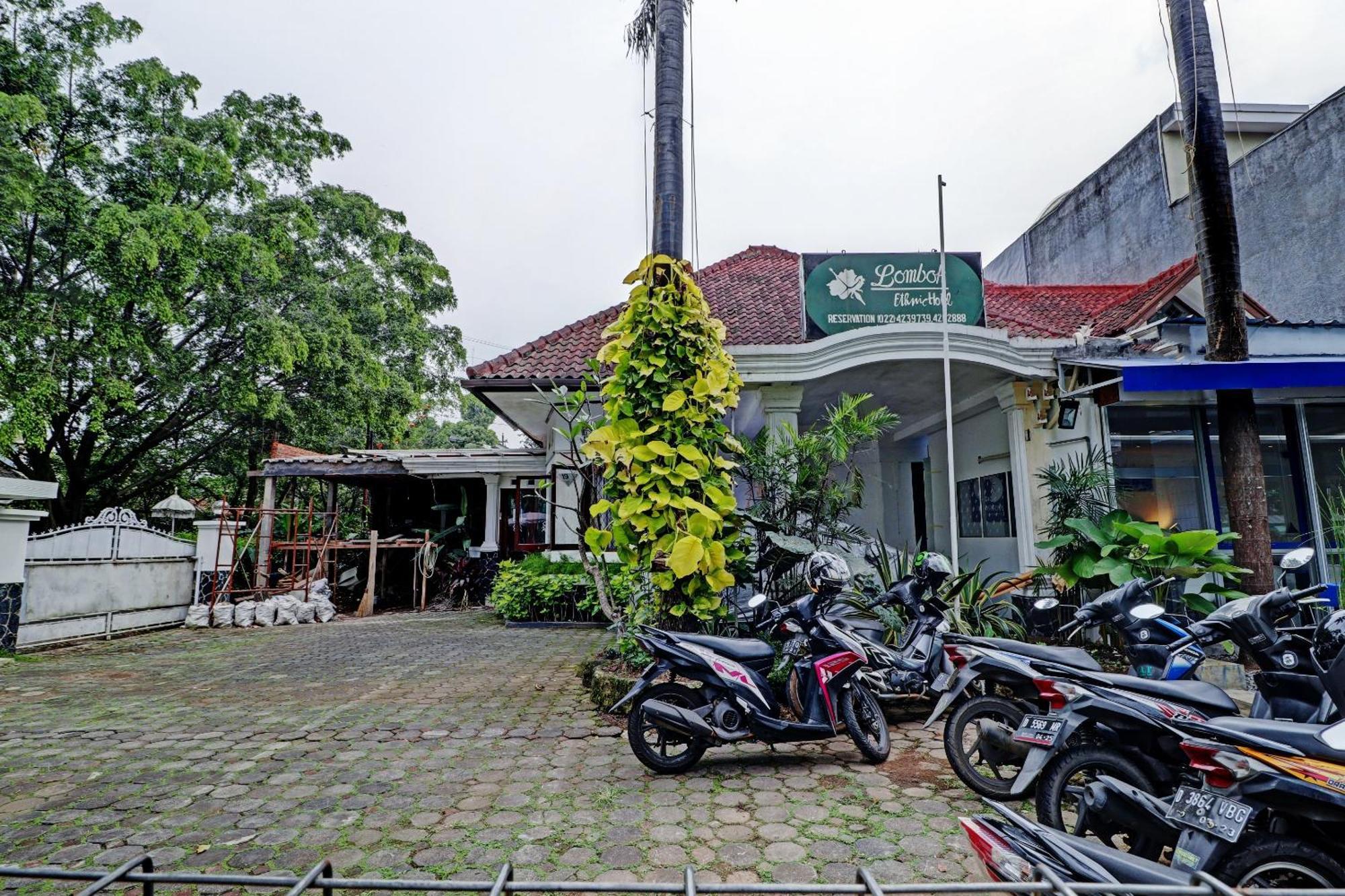 Hotel O Bandung Near Stadion Siliwangi Formerly The Ethnic Hotel บันดุง ภายนอก รูปภาพ