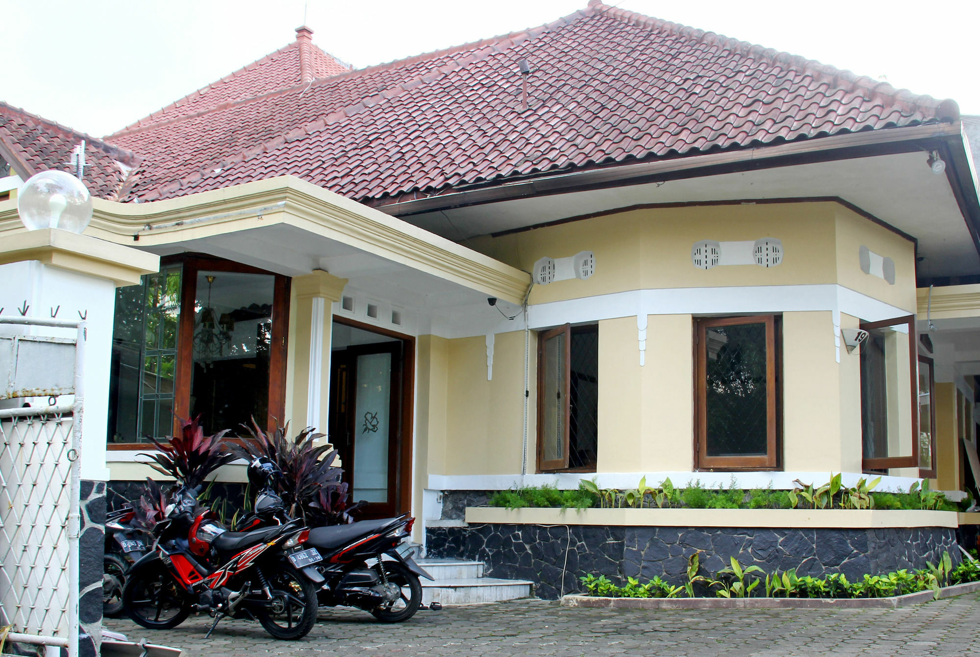 Hotel O Bandung Near Stadion Siliwangi Formerly The Ethnic Hotel บันดุง ภายนอก รูปภาพ
