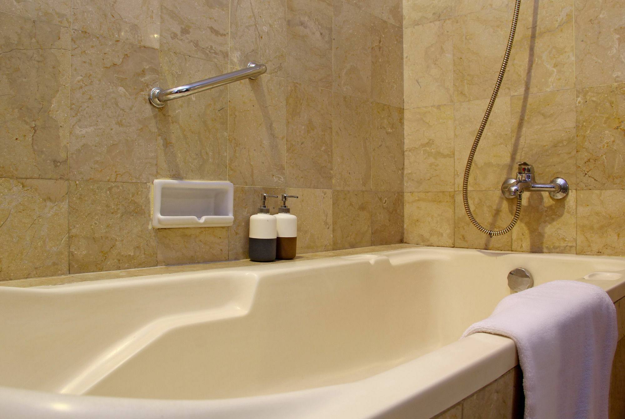 Hotel O Bandung Near Stadion Siliwangi Formerly The Ethnic Hotel บันดุง ภายนอก รูปภาพ